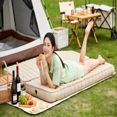 كيفية الحفاظ على الدفء عند النوم في الهواء الطلق في الطقس البارد